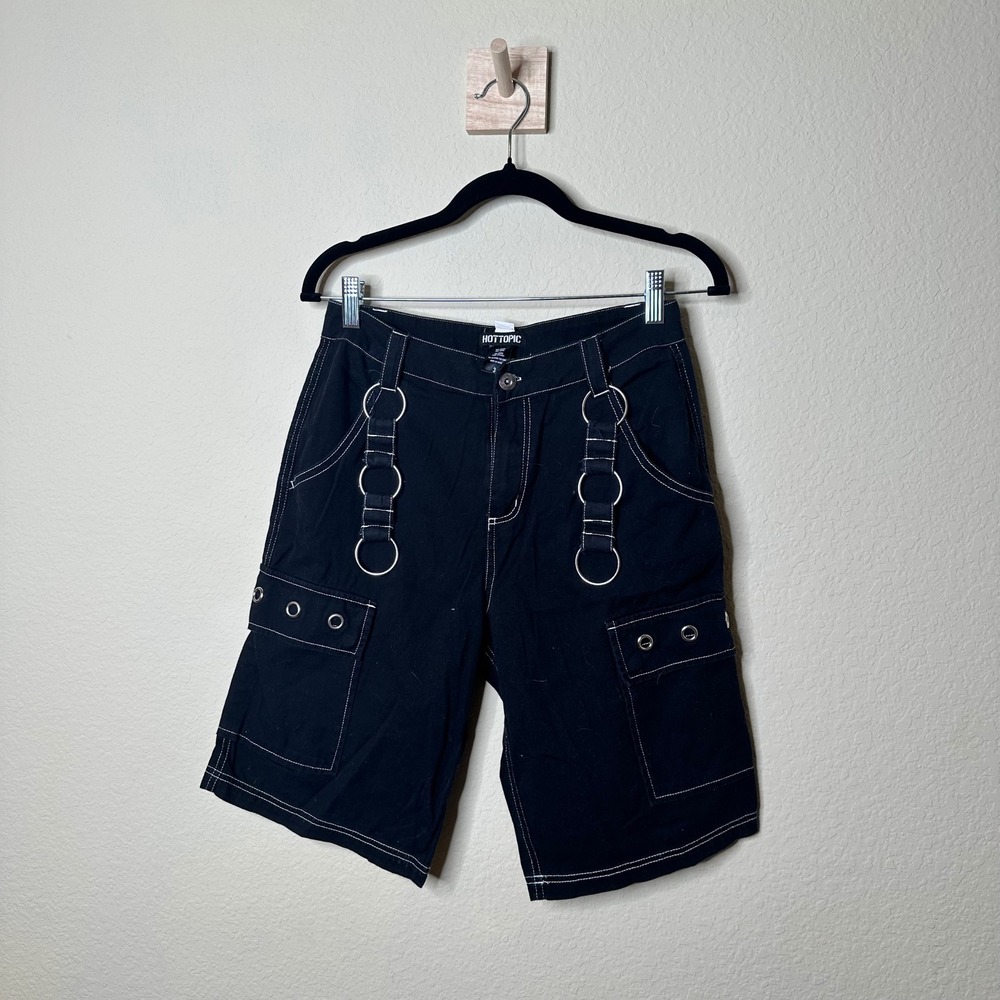 Hot Topic Black Cargo Shorts Contrast Stitch O-Ring Goth Punk Size 3 / 28 In W